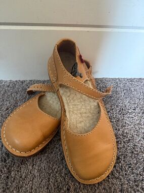 Classic Tan Leather Mary Jane Mules with Shearling Insole